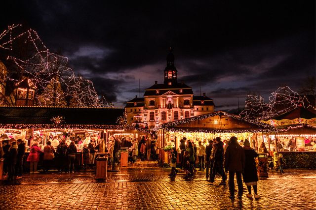 Discover Lincoln's Historic Christmas Market